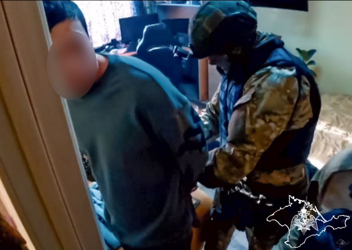 При участии СОБР Росгвардии в Севастополе задержан обвиняемый в преступлениях против половой неприкосновенности