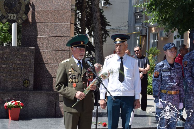 Росгвардейцы приняли участие в открытии мемориальной доски Герою Советского Союза в Крыму