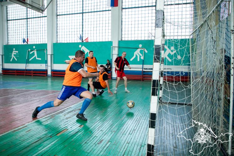 В День физкультурника в Симферополе прошло первенство по мини-футболу среди росгвардейцев