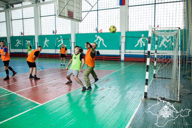 В День физкультурника в Симферополе прошло первенство по мини-футболу среди росгвардейцев