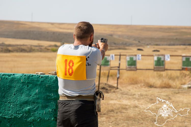 Росгвардейцы стали серебряными призерами регионального чемпионата по служебному биатлону в Крыму