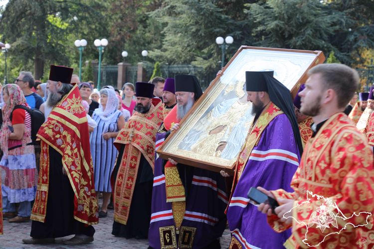 Росгвардейцы в Крыму стали участниками молебна у ковчега с мощами Георгия Победоносца