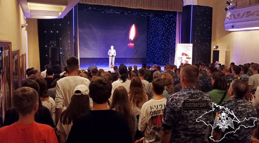 В Cевастополе росгвардейцы приняли участие в памятном мероприятии, приуроченном ко дню солидарности в борьбе с терроризмом