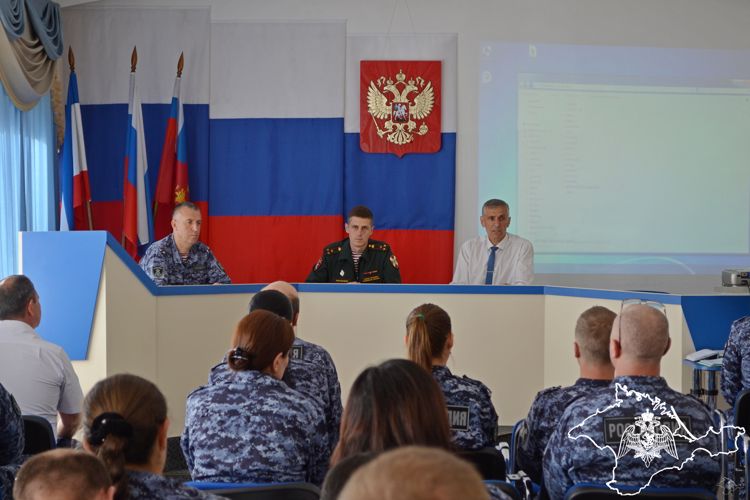 Представители Росгвардии провели профилактические мероприятия с участием школьников Крыма