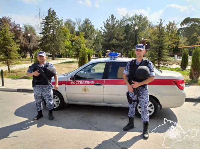 Росгвардейцы задержали подозреваемых в хранении наркотиков в Красноперекопске