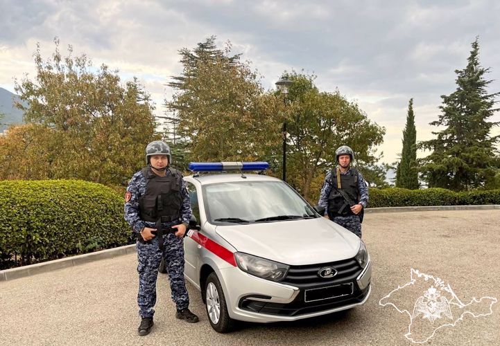 Росгвардейцы задержали в Ялте нетрезвого гражданина, подозреваемого в нанесении телесных повреждений работнику магазина