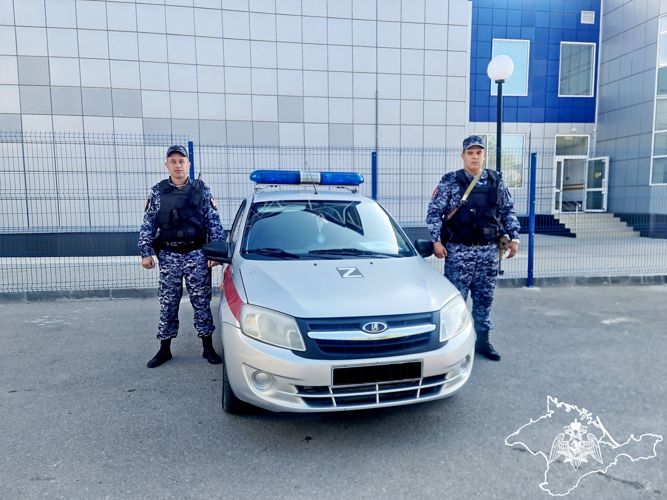 Подозреваемого в нанесении телесных повреждений посетителя кафе задержали росгвардейцы в Евпатории