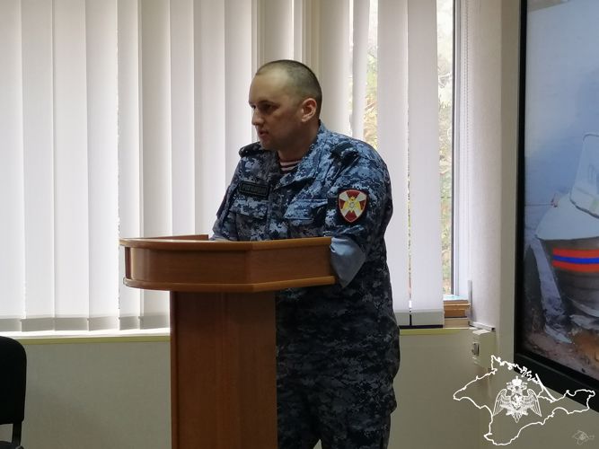 Росгвардейцы провели урок безопасности для студентов севастопольского колледжа