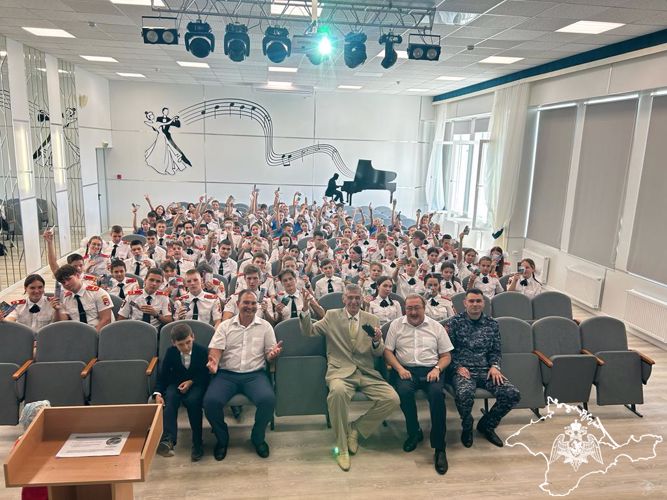 Представители Росгвардии провели профилактические мероприятия с участием школьников Крыма