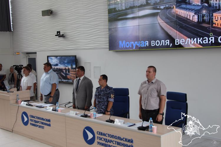 Росгвардейцы и студенты встретились в Севастополе на тематическом мероприятии