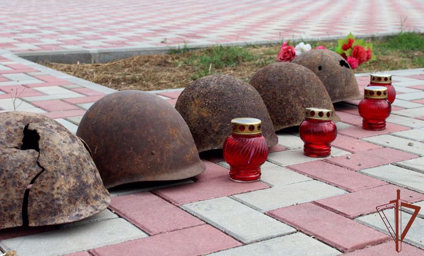 Военнослужащие Росгвардии отдали дань памяти павшим защитникам Керченского полуострова