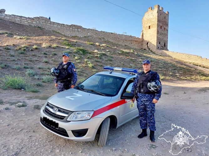 Патруль Росгвардии в Феодосии вернул родителям потерявшегося ребёнка
