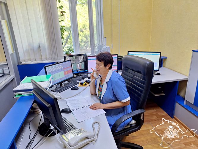   Росгвардейцы в Евпатории выразили благодарность за службу ветерану ведомства 