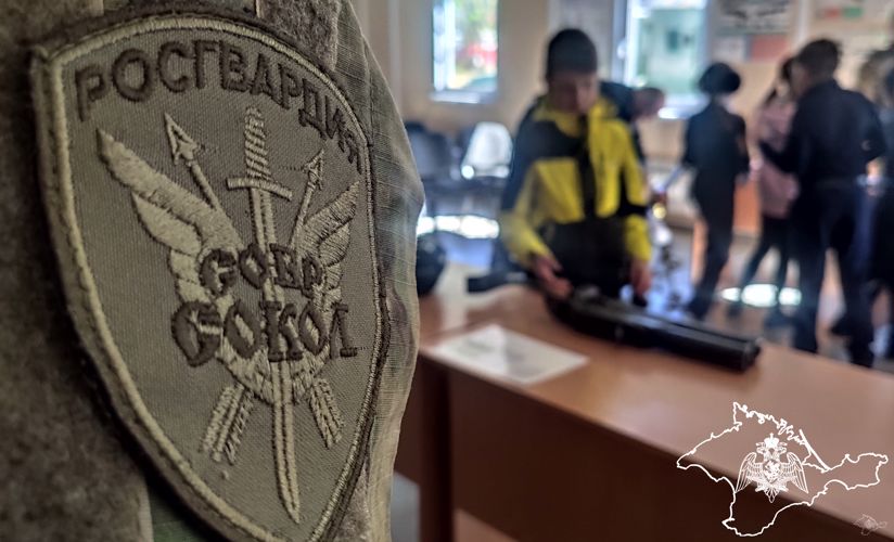 СОБР «Сокол» открыл двери подразделений для севастопольских школьников