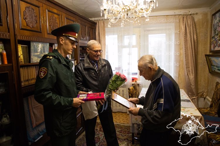 В Крыму прошли мероприятия, посвященные Дню ветеранов войск правопорядка