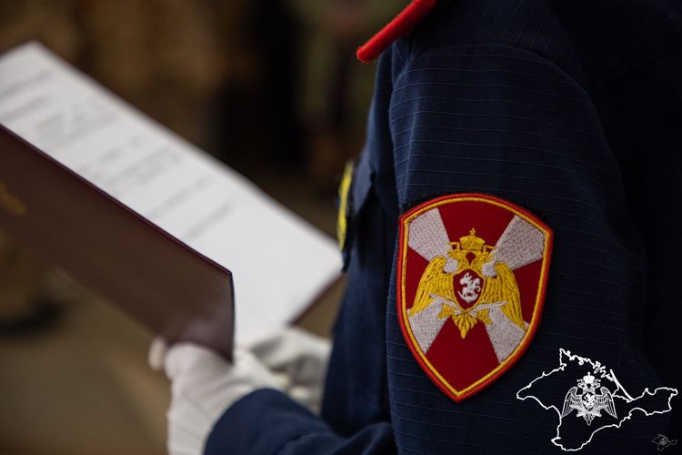 Торжественную клятву дали учащиеся подшефных классов Росгвардии в Крыму