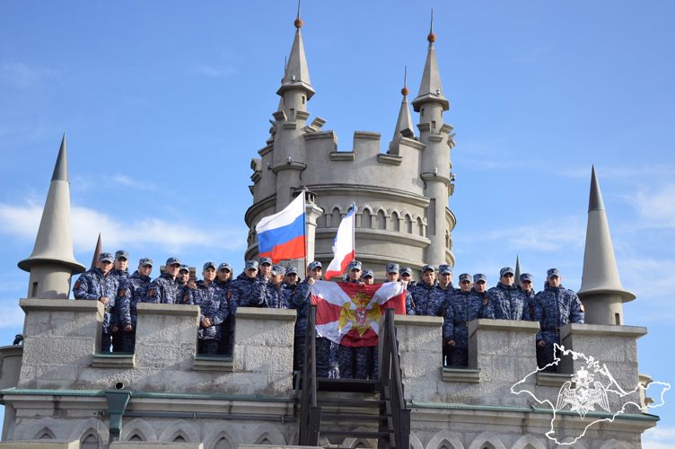 Военнослужащие Росгвардии стали участниками экскурсии к «Дворцу-замку «Ласточкино гнездо»