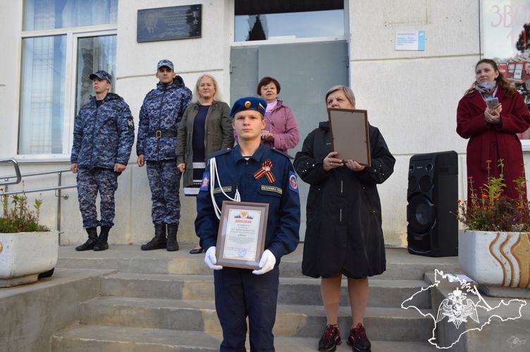 Военнослужащие Росгвардии в Ялте почтили память Героя России Дмитрия Гребёнкина