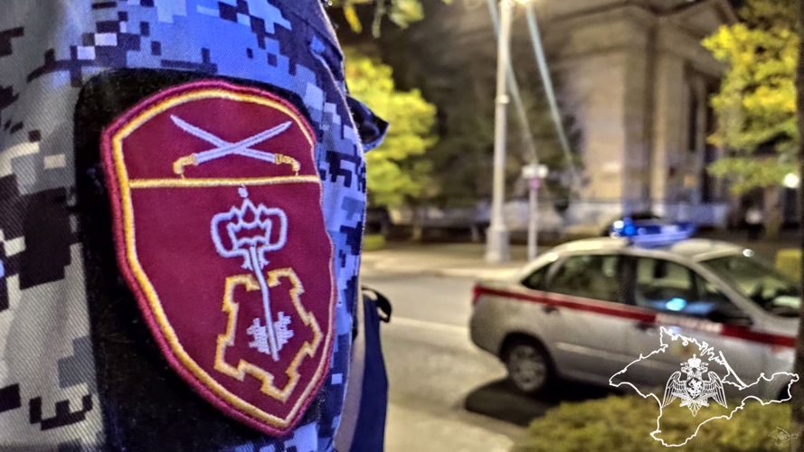Устроившего погром мужчину задержали росгвардейцы в Севастополе