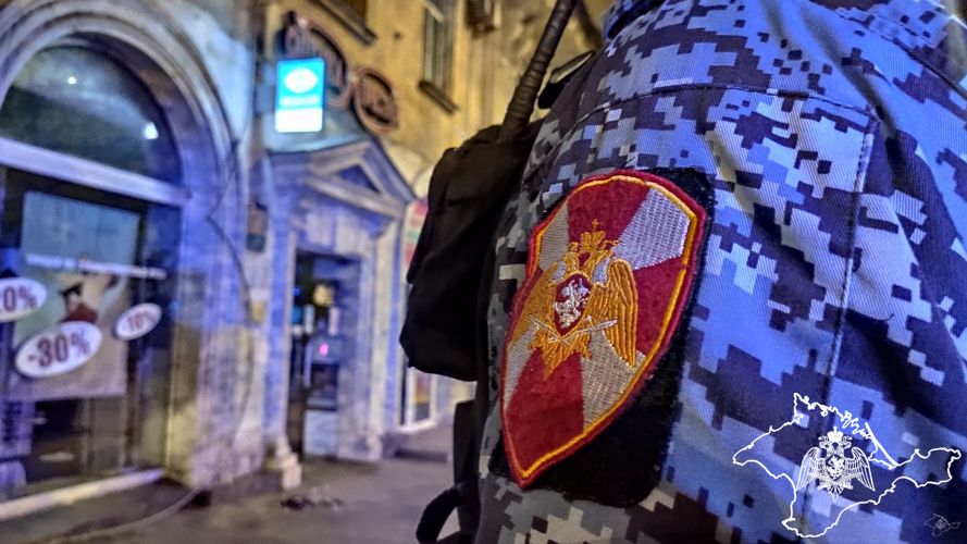 В Севастополе росгвардейцы задержали проникшего на охраняемый объект злоумышленника