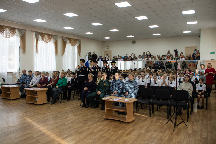 Ряды юных подшефных Росгвардии пополнили первоклассники из Симферополя