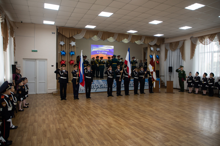 Ряды юных подшефных Росгвардии пополнили первоклассники из Симферополя