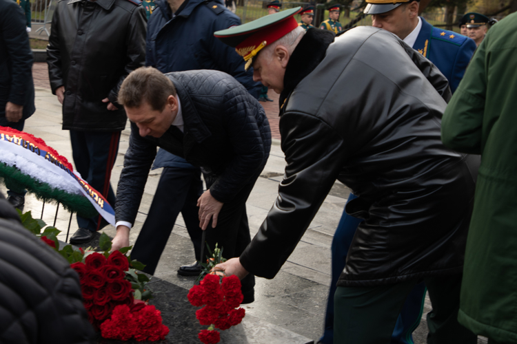  Росгвардейцы в Крыму присоединились к памятным мероприятиям, посвященным Дню неизвестного солдата