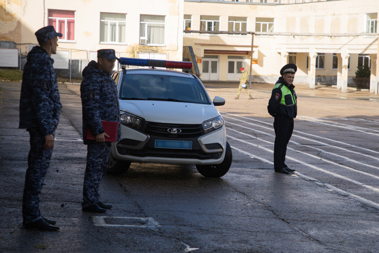В Республике Крым состоялся смотр личного транспорта военнослужащих и сотрудников Росгвардии 