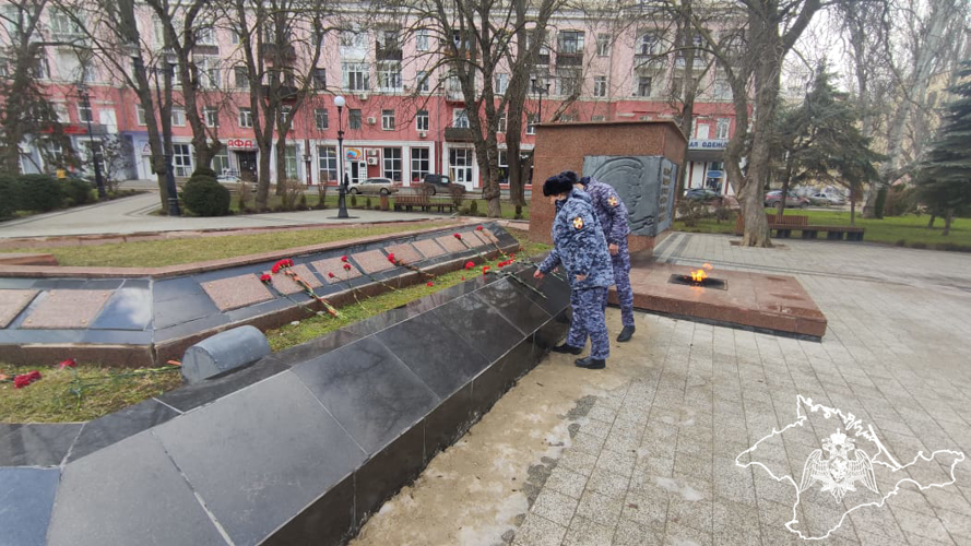 Росгвардейцы в Крыму и Севастополе приняли участие в мероприятиях в честь Дня героев Отечества