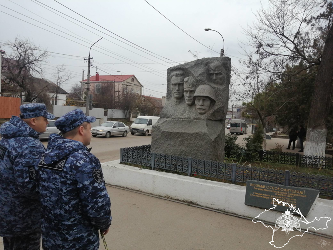 Росгвардейцы в Крыму и Севастополе приняли участие в мероприятиях в честь Дня героев Отечества