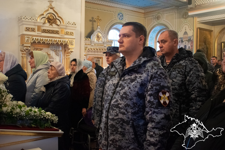Росгвардейцы в Крыму и Севастополе приняли участие в богослужениях в день Крещения Господня