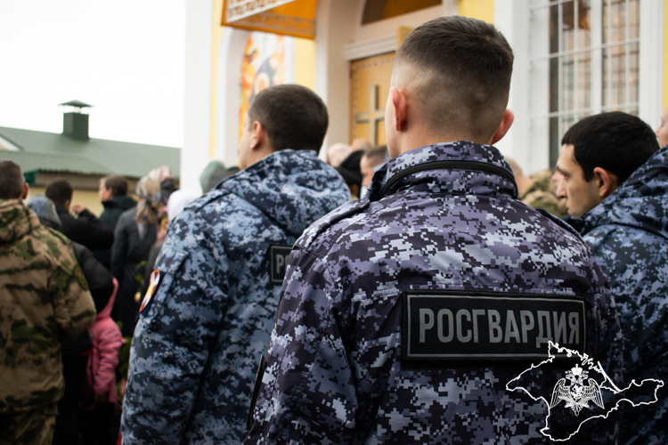 Росгвардейцы в Крыму и Севастополе приняли участие в богослужениях в день Крещения Господня