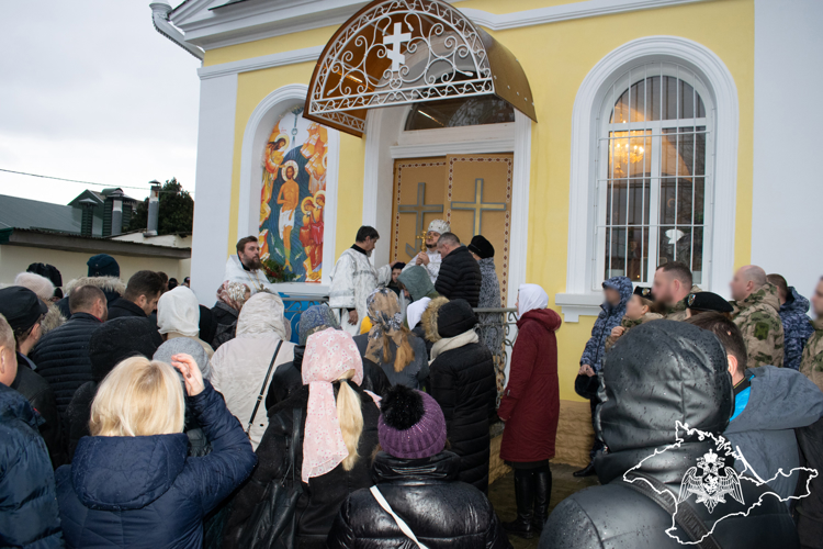 Росгвардейцы в Крыму и Севастополе приняли участие в богослужениях в день Крещения Господня