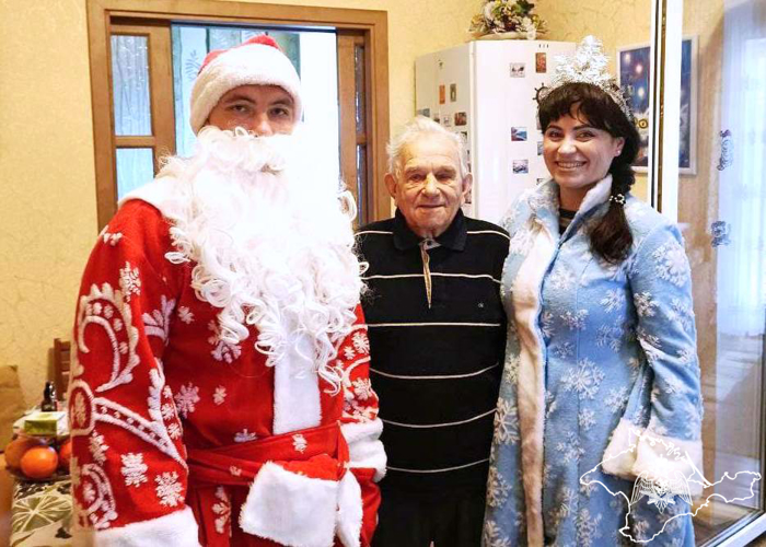 98-летнего ветерана Великой Отечественной войны поздравили с Новым годом росгвардейцы в Севастополе