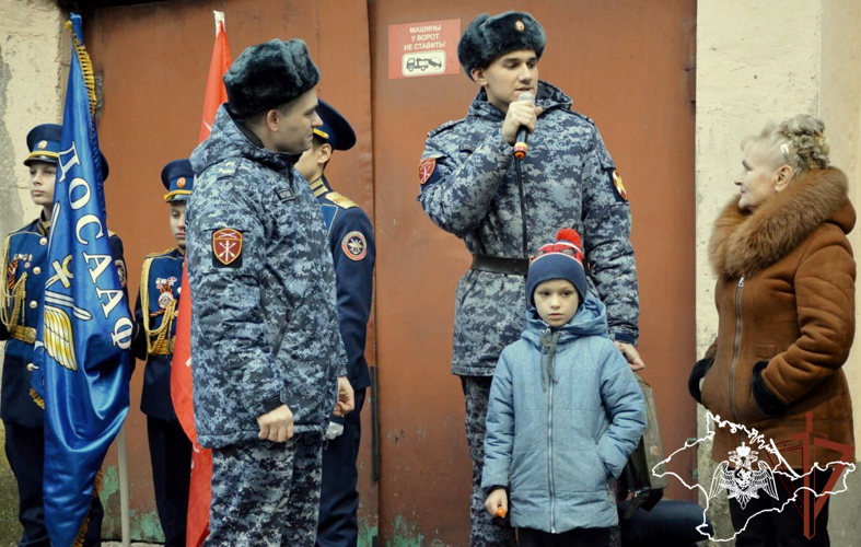 Военнослужащие Росгвардии встретились с пережившей блокаду Ленинграда жительницей Ялты