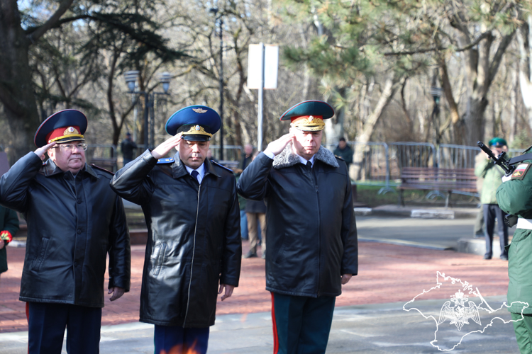 Росгвардейцы приняли участие в мероприятиях, посвященных празднованию Дня защитника Отечества в Крыму и Севастополе