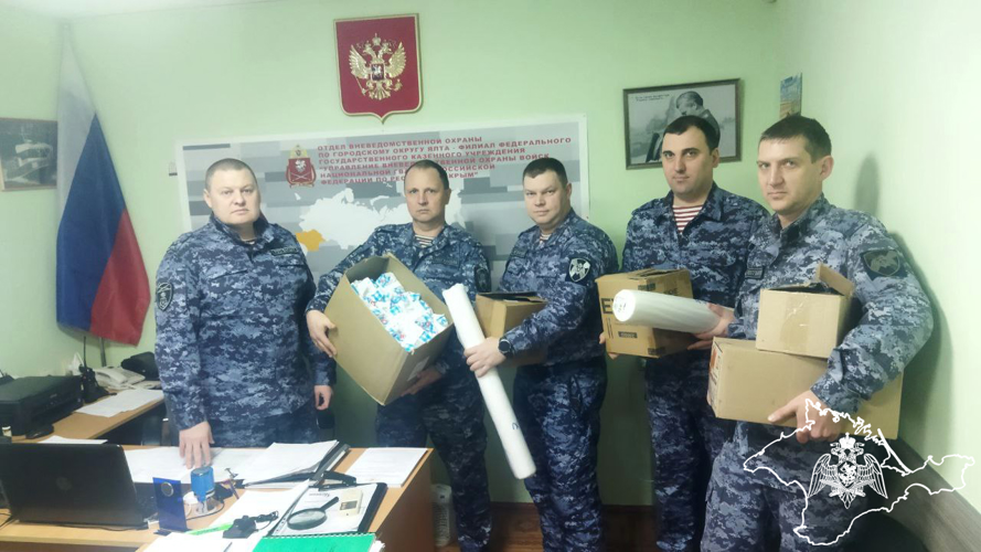 Находящихся на лечении участников СВО поддержали росгвардейцы в Крыму
