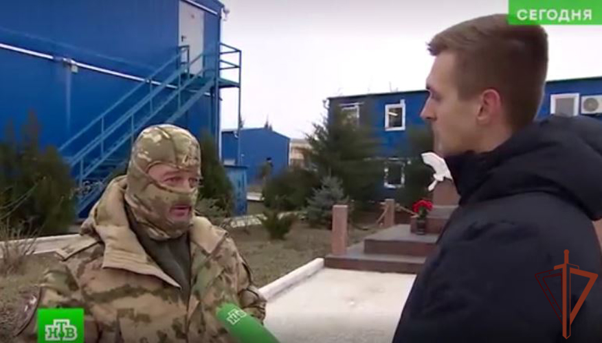 Участник Крымской весны - офицер спецподразделения Росгвардии встретился с журналистом телеканала НТВ (видео)