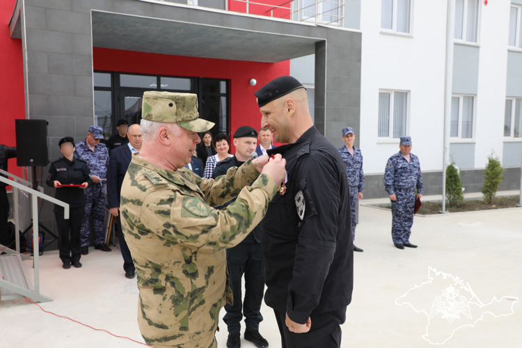 В Керчи сотрудники ОМОН отметили годовщину со дня образования спецподразделения