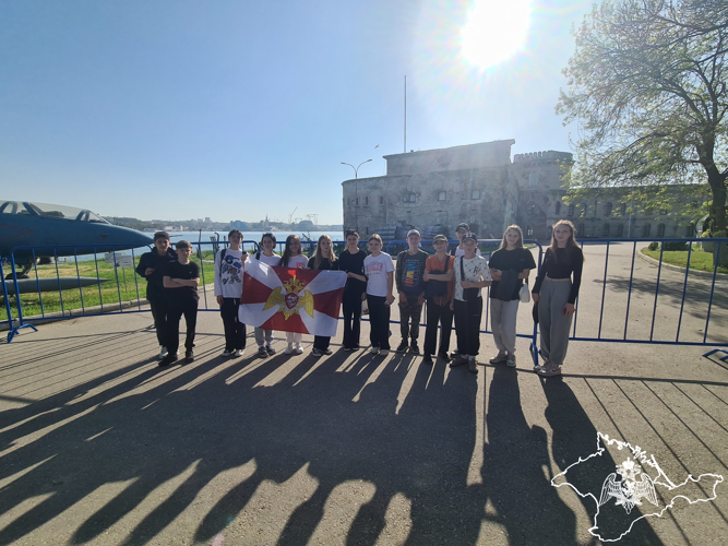 Команда профильного класса Росгвардии в Севастополе вышла в региональный финал Всероссийской военно-патриотической игры «Зарница 2.0»
