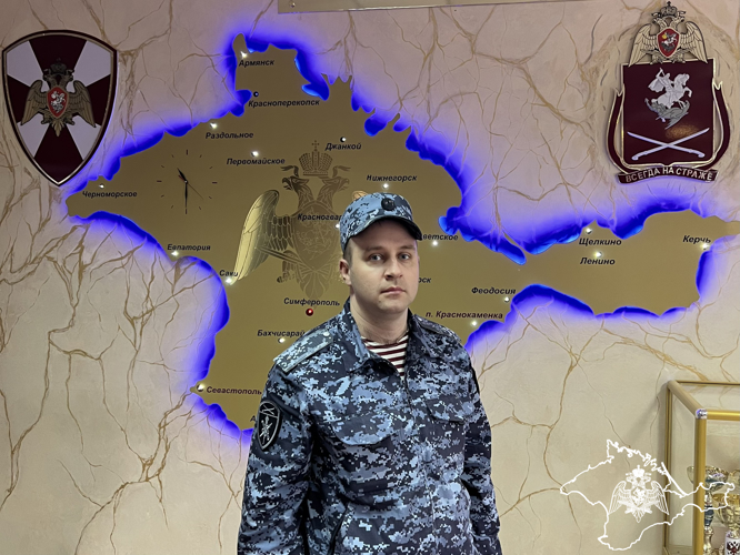 В Симферополе росгвардеец вернул домой потерявшегося ребенка