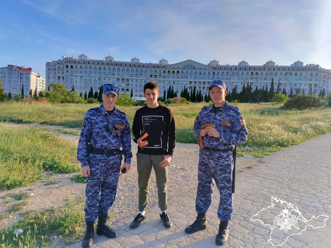 Военнослужащие Росгвардии в Севастополе присоединились к акции «Георгиевская ленточка»