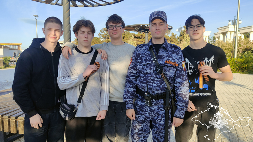Военнослужащие Росгвардии в Севастополе присоединились к акции «Георгиевская ленточка»