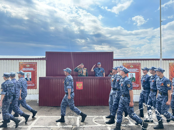 Ялтинские росгвардейцы провели встречу с ветераном Великой Отечественной войны