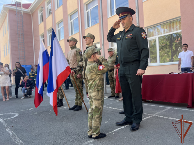 Новый подшефный класс Росгвардии открылся в Крыму