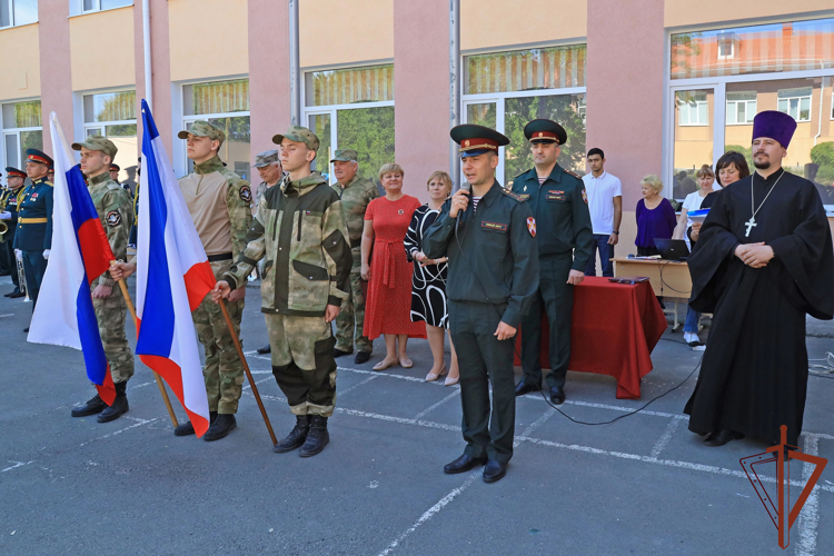 Новый подшефный класс Росгвардии открылся в Крыму