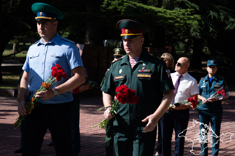 В Крыму и Севастополе росгвардейцы присоединились к Всероссийской акции «Свеча памяти»