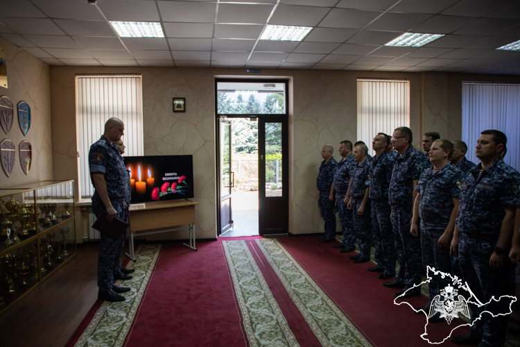 В Крыму и Севастополе росгвардейцы присоединились к Всероссийской акции «Свеча памяти»