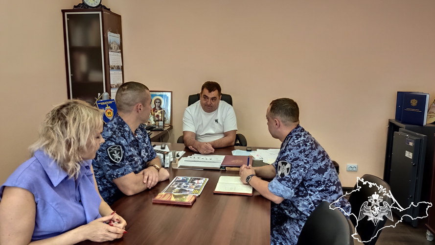 Росгвардейцы провели мероприятия по профориентированию в Нахимовском районе Севастополя