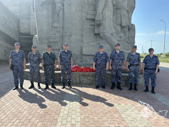 Сотрудники Росгвардии посетили Аджимушкайские каменоломни в городе-герое Керчи